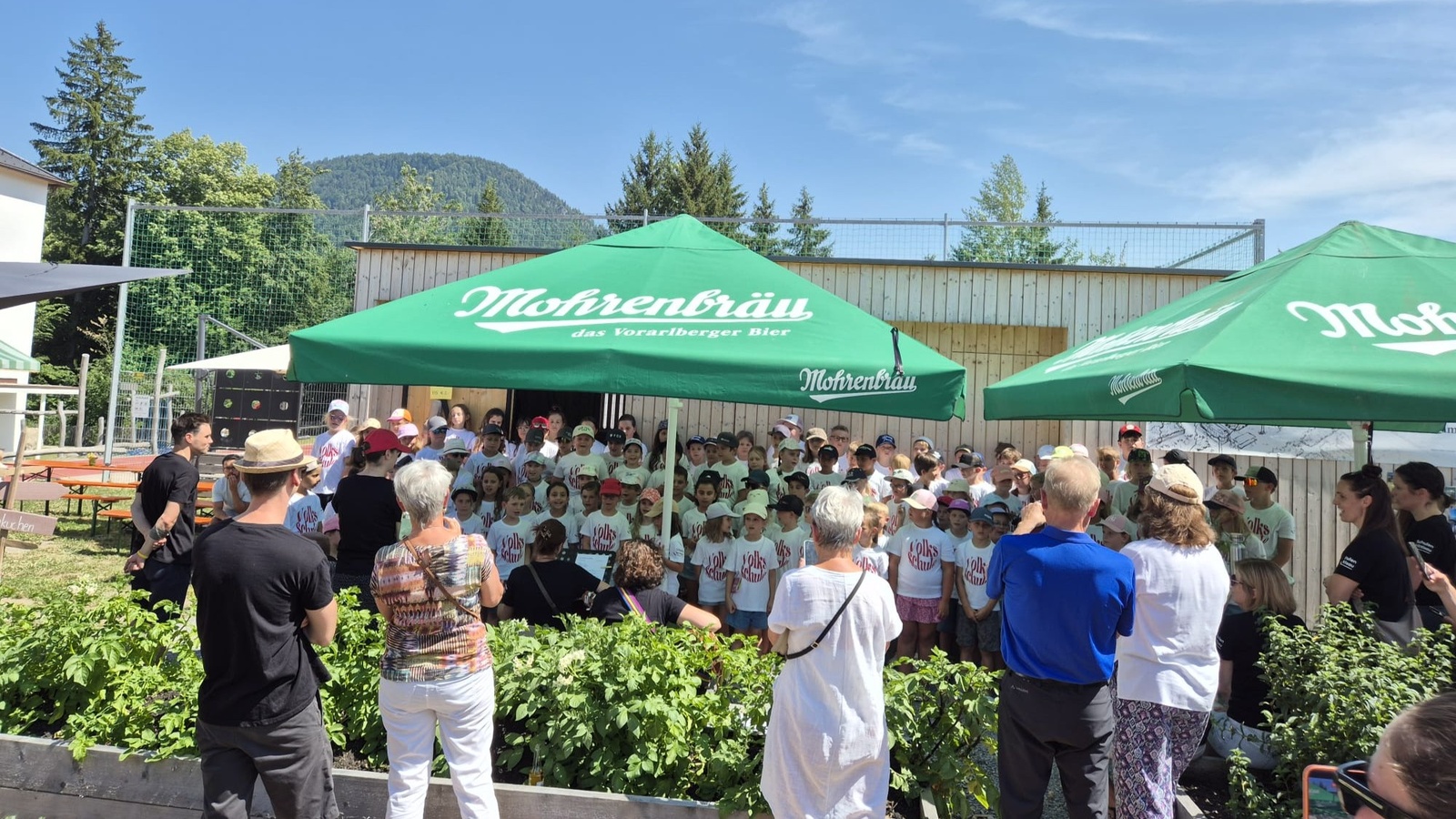 
                        
                            Dorfgarta Hittisau: Wo Gemeinschaft wächst
                        
                        