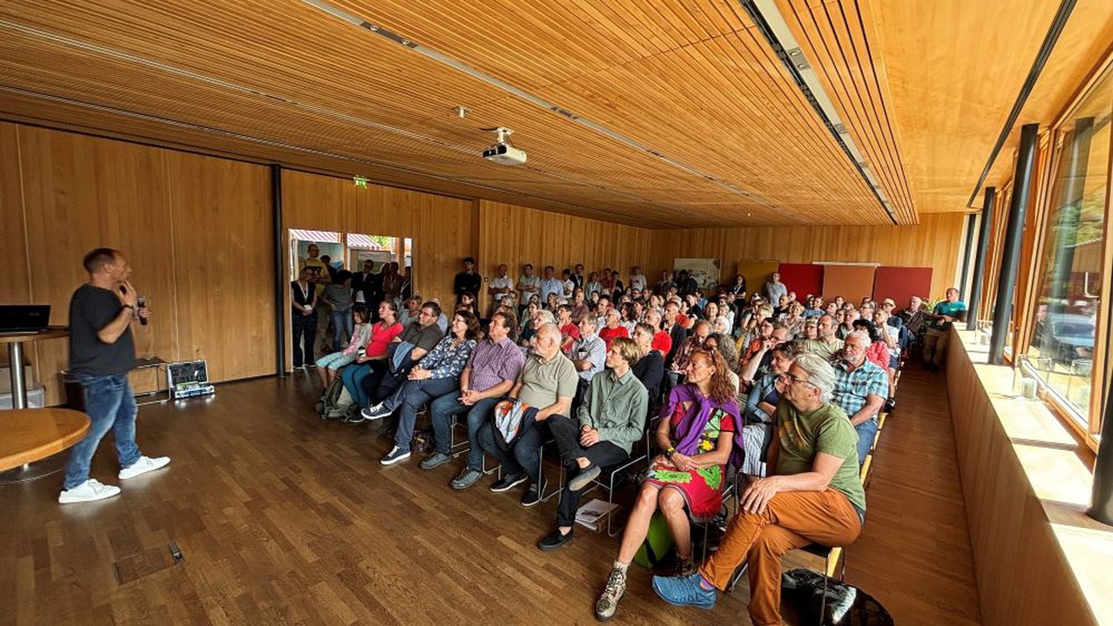 
                        
                            Erfolgreicher Klimamarkt in Ludesch
                        
                        
