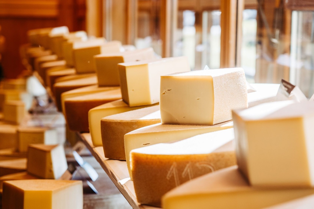 
                                    
                                        Käse, Holz und mehr in Schwarzenberg
                                    
                                    
