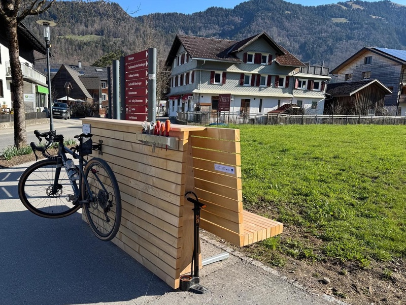 
                                            
                                                Vielfalt von Handwerk und Landschaft im Bregenzerwald erradeln
                                            
                                            