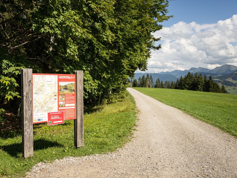 
                                    
                                        Grenzerpfad
                                    
                                    