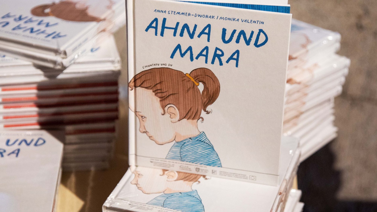 
                        
                            Montafoner Dialekt für Groß und Klein
                        
                        