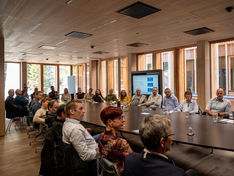
                                            
                                                Startschuss für ein neues Wirtschaftsnetzwerk im Klostertal–Arlberg
                                            
                                            