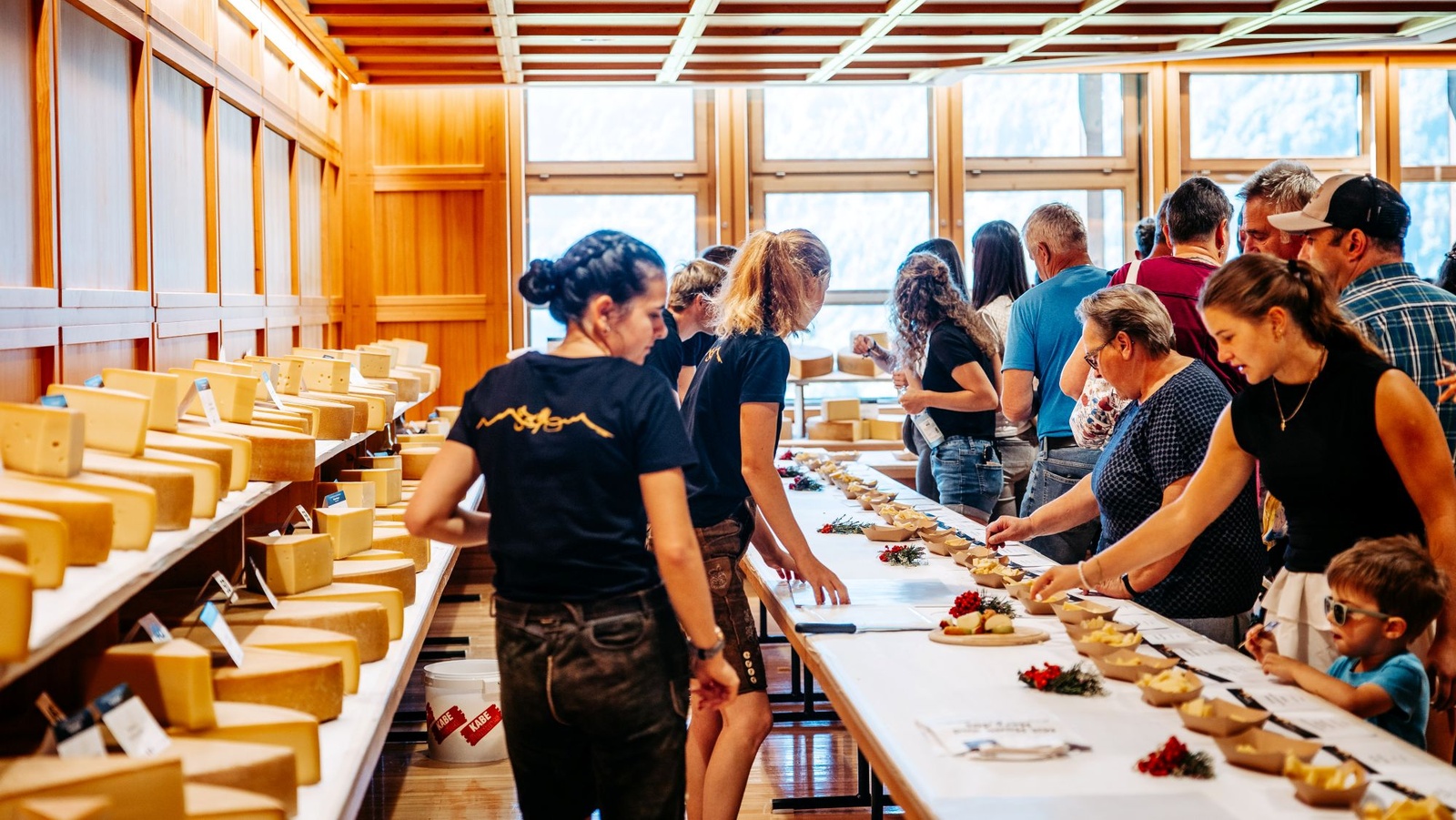 
                        
                            Käse, Holz und mehr in Schwarzenberg
                        
                        