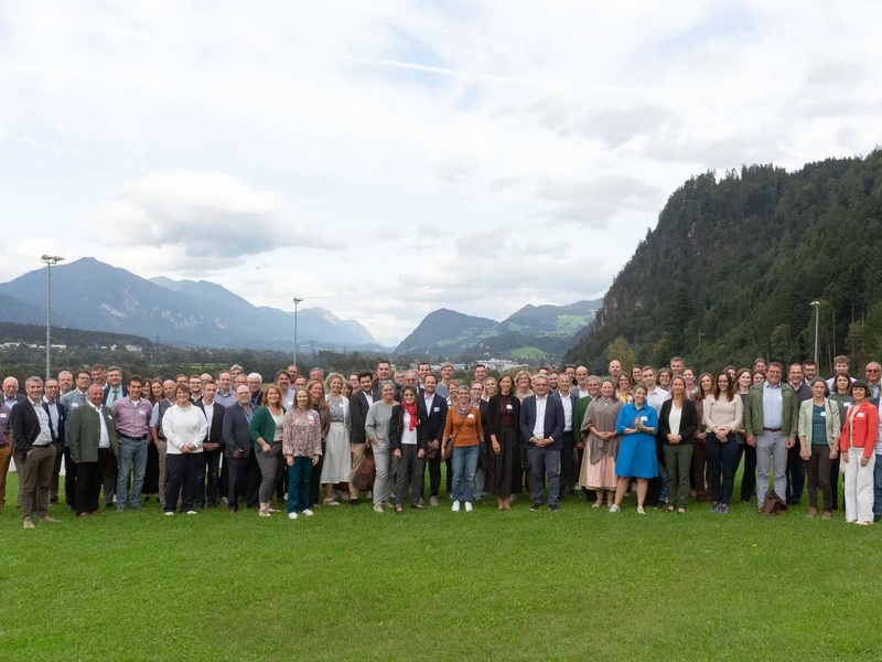 
                                            
                                                Netzwerk Zukunftsraum Land Jahreskonferenz zeigte Kraft, Kreativität und Empowerment des ländlichen Raums
                                            
                                            
