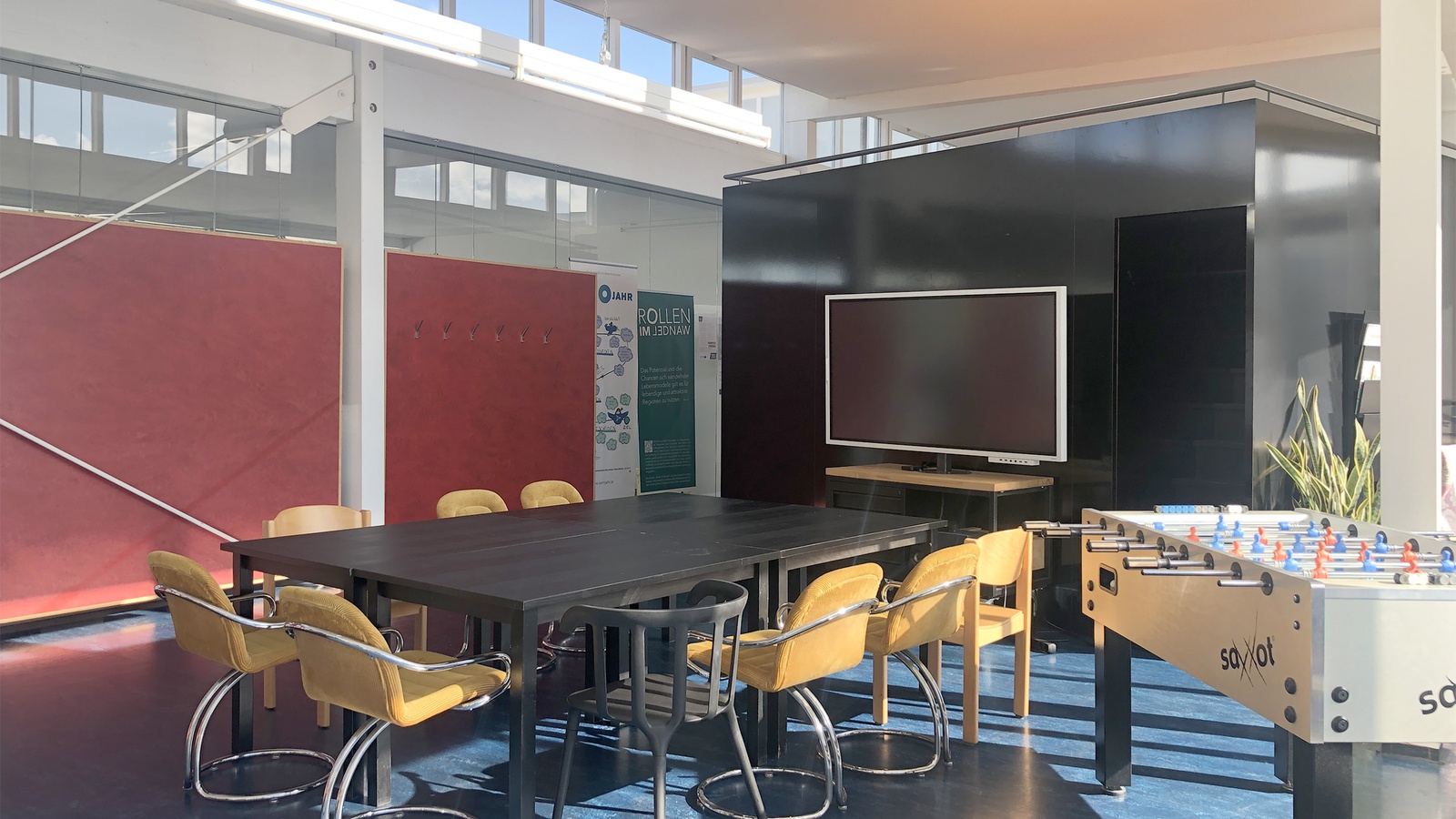 
                        
                            Im vielfeld-Büro sind Arbeitsplätze frei!
                        
                        