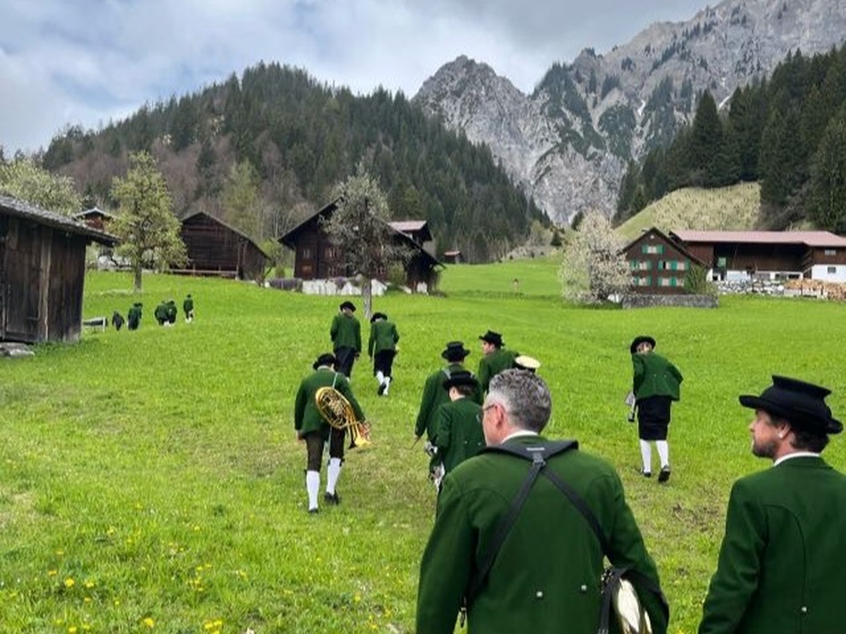 
                                
                                    So klingen unsere Alpen
                                
                                