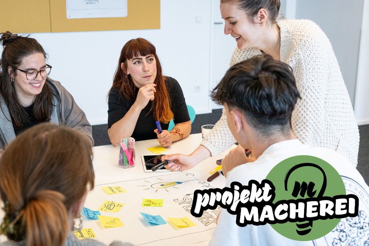 
                                    
                                        Jugendliche machen Projekte
                                    
                                    