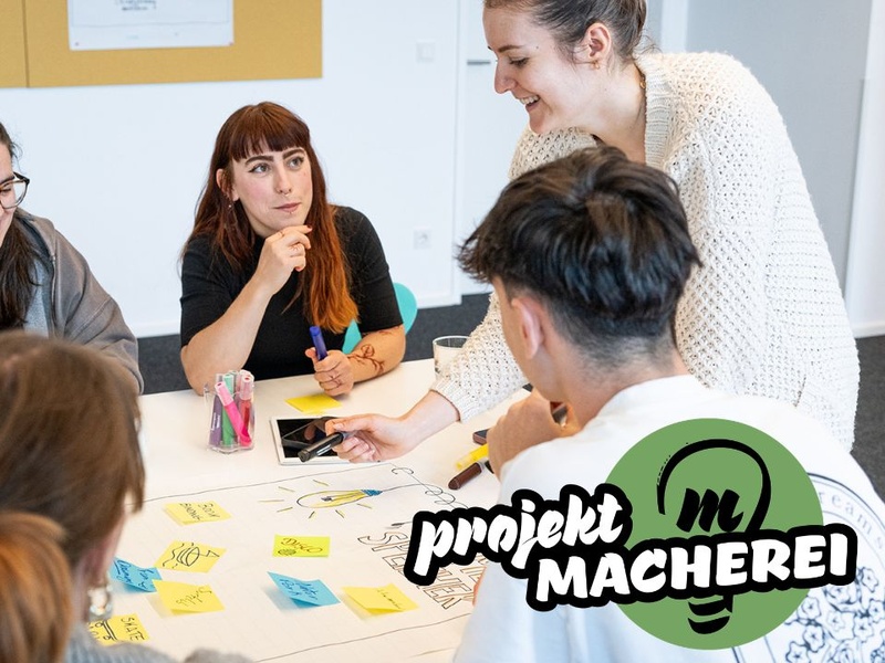 
                                            
                                                Jugendliche machen Projekte
                                            
                                            