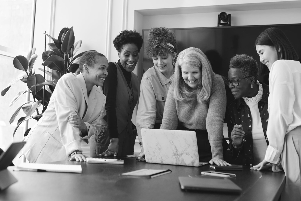 
                                    
                                        Mein Weg in den Arbeitsmarkt: Angebote für Frauen in Veränderungsprozessen
                                    
                                    