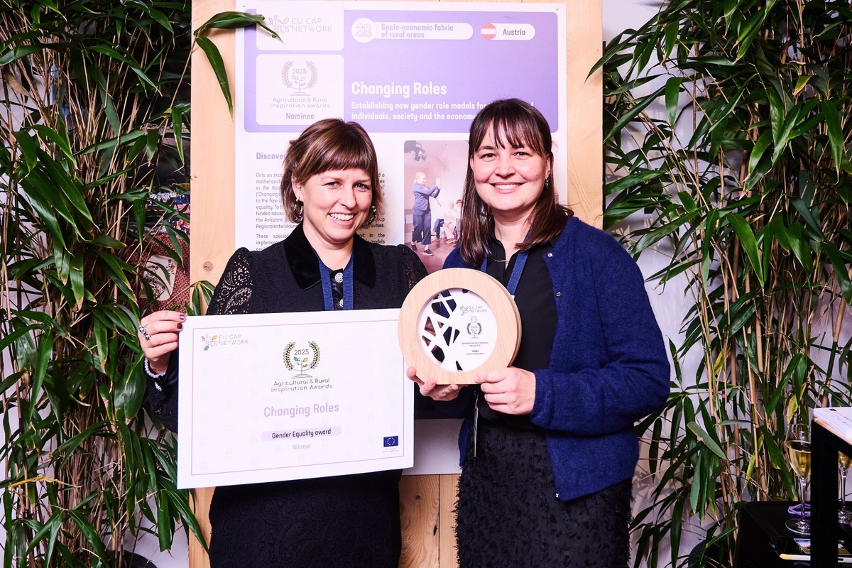 
                                    
                                        Rollen im Wandel gewinnt EU-Preis für Geschlechtergleichstellung
                                    
                                    