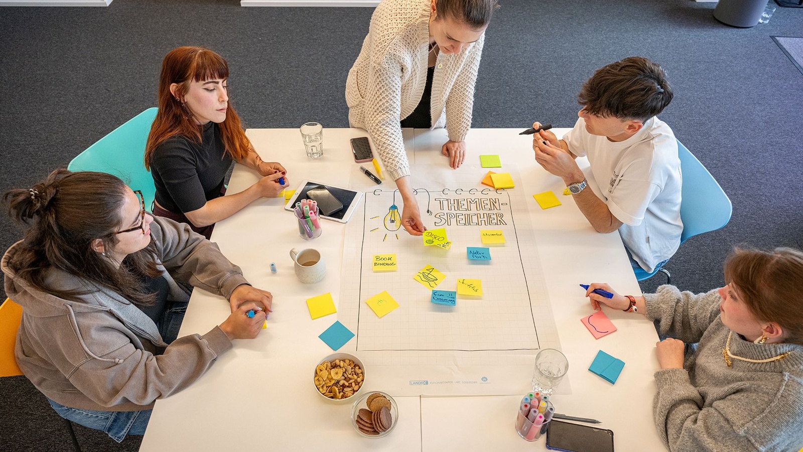
                        
                            Ein Projekt umsetzen und feiern
                        
                        