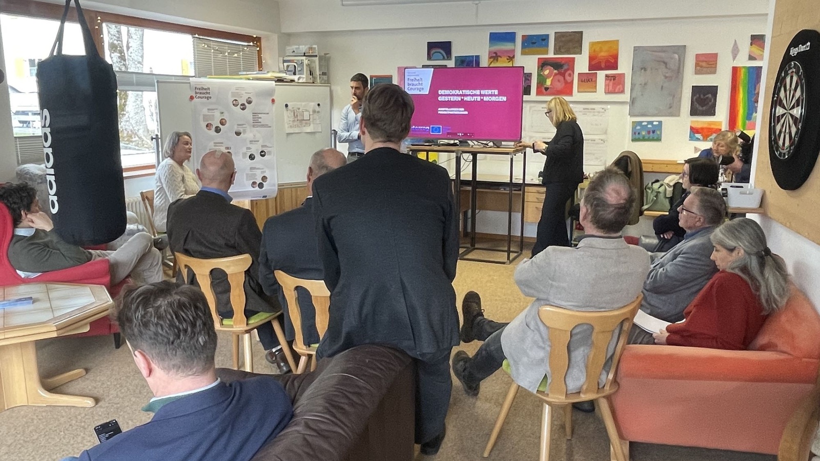 
                        
                            Demokratie gestern, heute, morgen: COURAGE-Symposium zieht Bilanz zum Bauernkriegs-Gedenkjahr
                        
                        