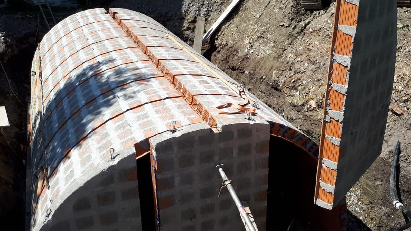 Der gemeinschaftlich genutzte Erdkeller befindet sich direkt neben einem der Gemeinschaftsgärten.