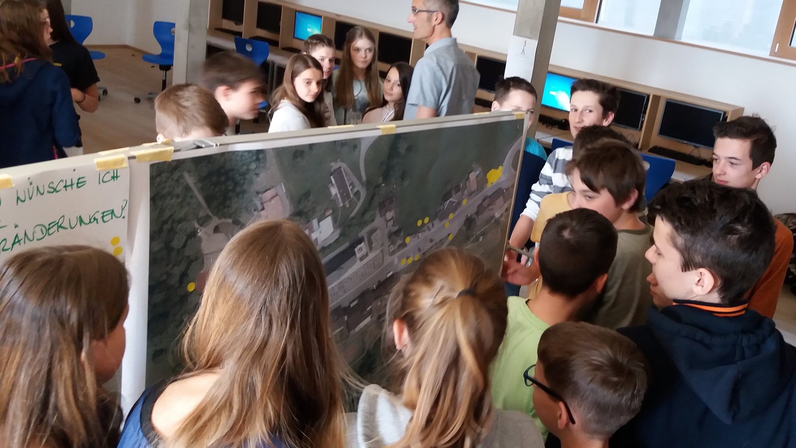 In einem Workshop erhielten die SchülerInnen der 3. Klasse der Talenteschule in Doren die Möglichkeit darzulegen, was ihnen am derzeitigen Straßenraum gefällt, was nicht und was sie sich für die Zukunft wünschen.
