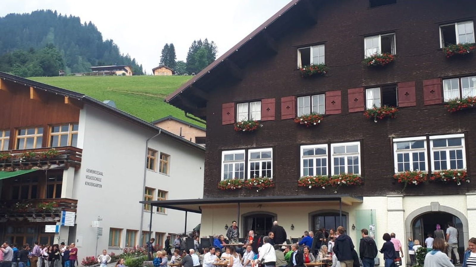 Das neue Dorfstübli in Fontanella bereichert jetzt die Dorfgemeinschaft für Einheimische und Gäste.