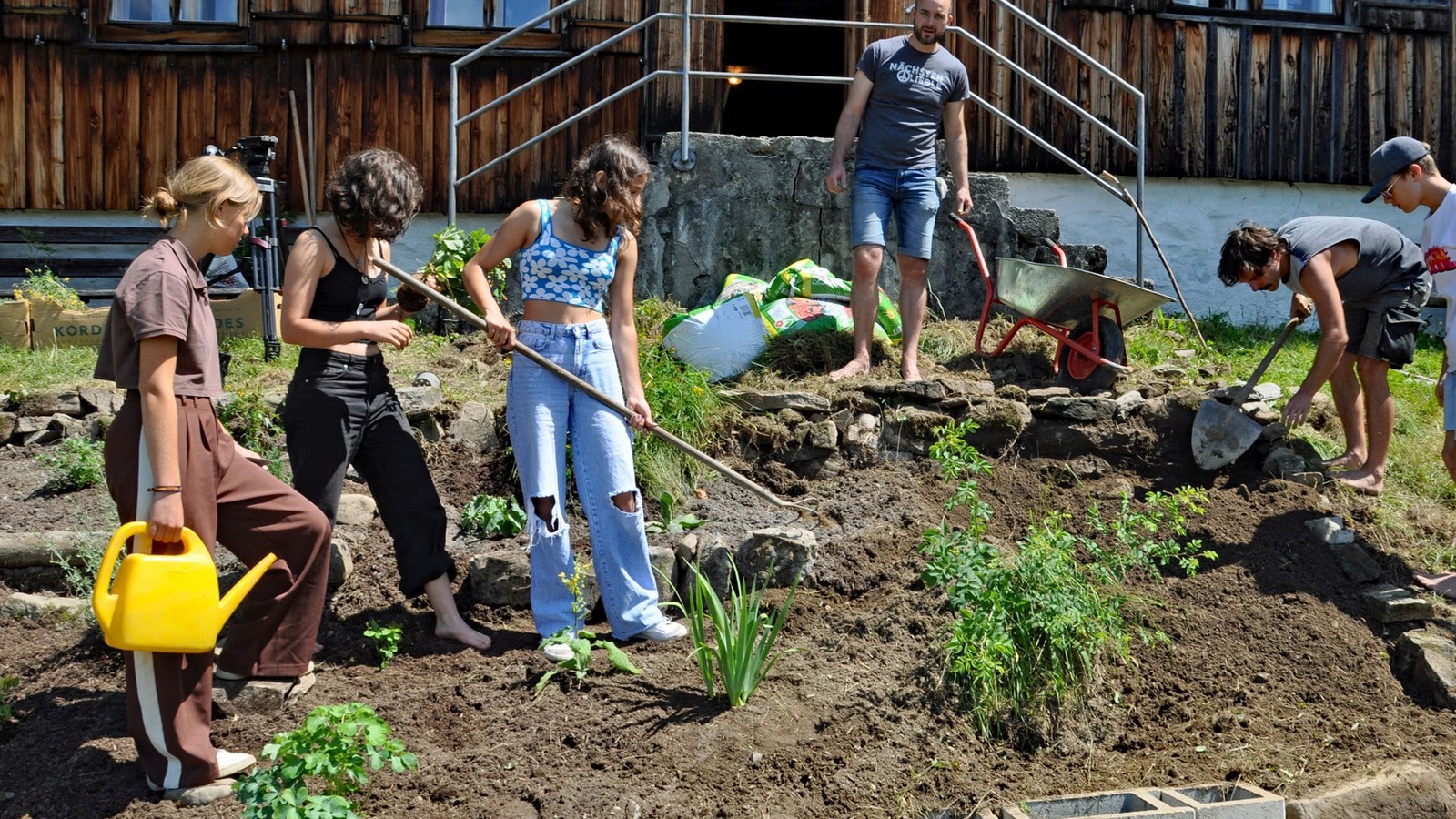 Freiwillig Gutes tun, zum Beispiel beim Gärtnern - das können Jugendliche bei den MACHWAS-Tagen in der letzten Schulwoche vor den Sommerferien. Foto: aha