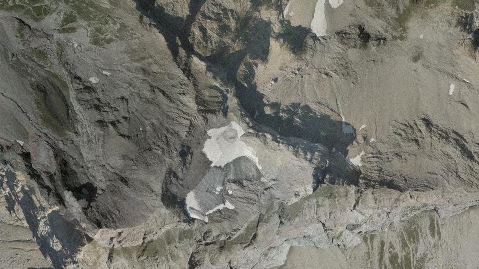 Vom Gletscher an der Roten Wand ist nur noch ein Rest übrig. Mit vielfältigen Aktivitäten regt das Projekt "ICE In Case of Emergency" zum Nachdenken über die Rolle des Menschen an. Foto: Vorarlberger Illwerke, Vorarlberg Atlas