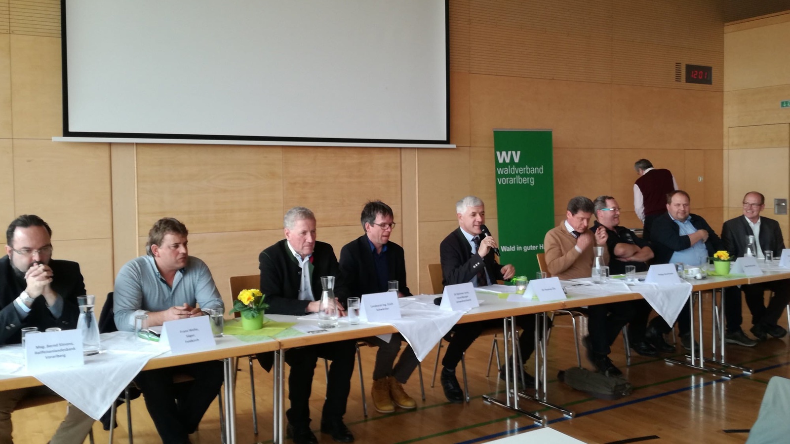 Im CaSCo-Projekt arbeiten die Regio-V, der Waldverband und Vorarlbergholz gemeinsam an Lösungen für mehr Regionalität im Holzbau.