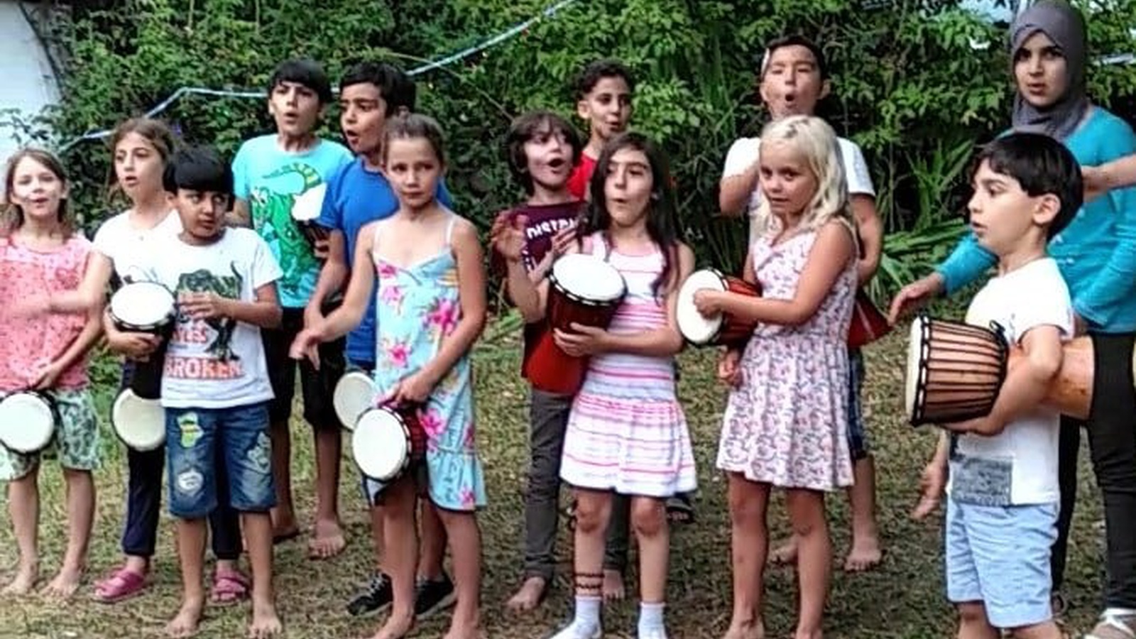 Einheimische Kinder musizierten gemeinsam mit Flüchtlingskindern in Klaus. Foto: Marion Maier