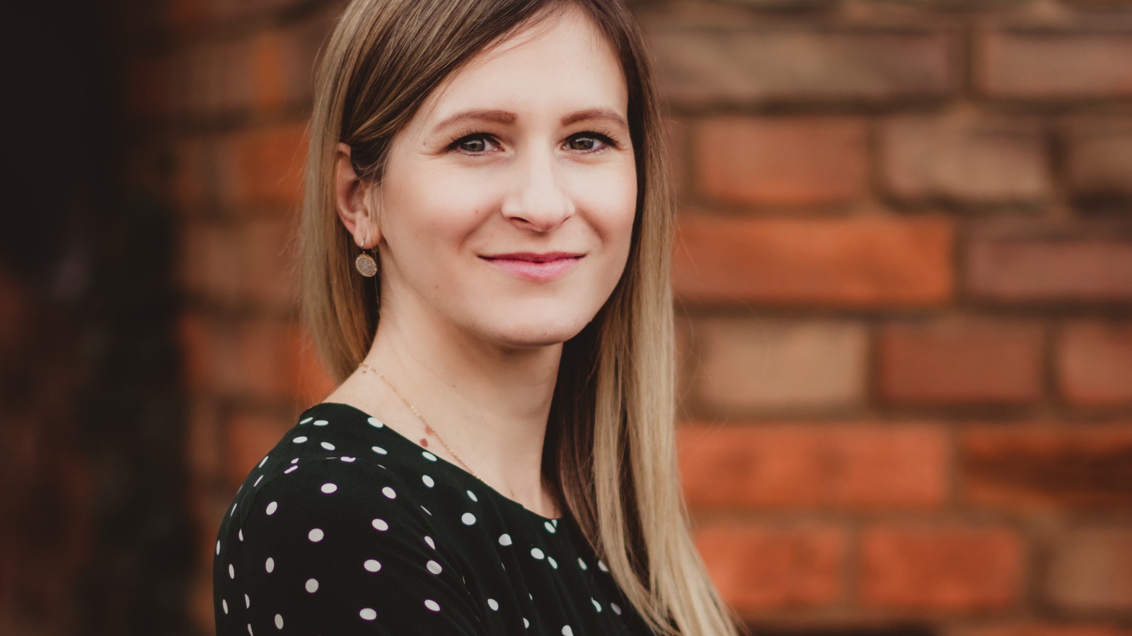 Perrine Getzner, selbst zweifache Mutter, hat die unternehmenseigene Kinderbetreuung bei der Getzner Textil AG mit aufgebaut. Weshalb es gut funktioniert hat, erzählt sie im Podcast.