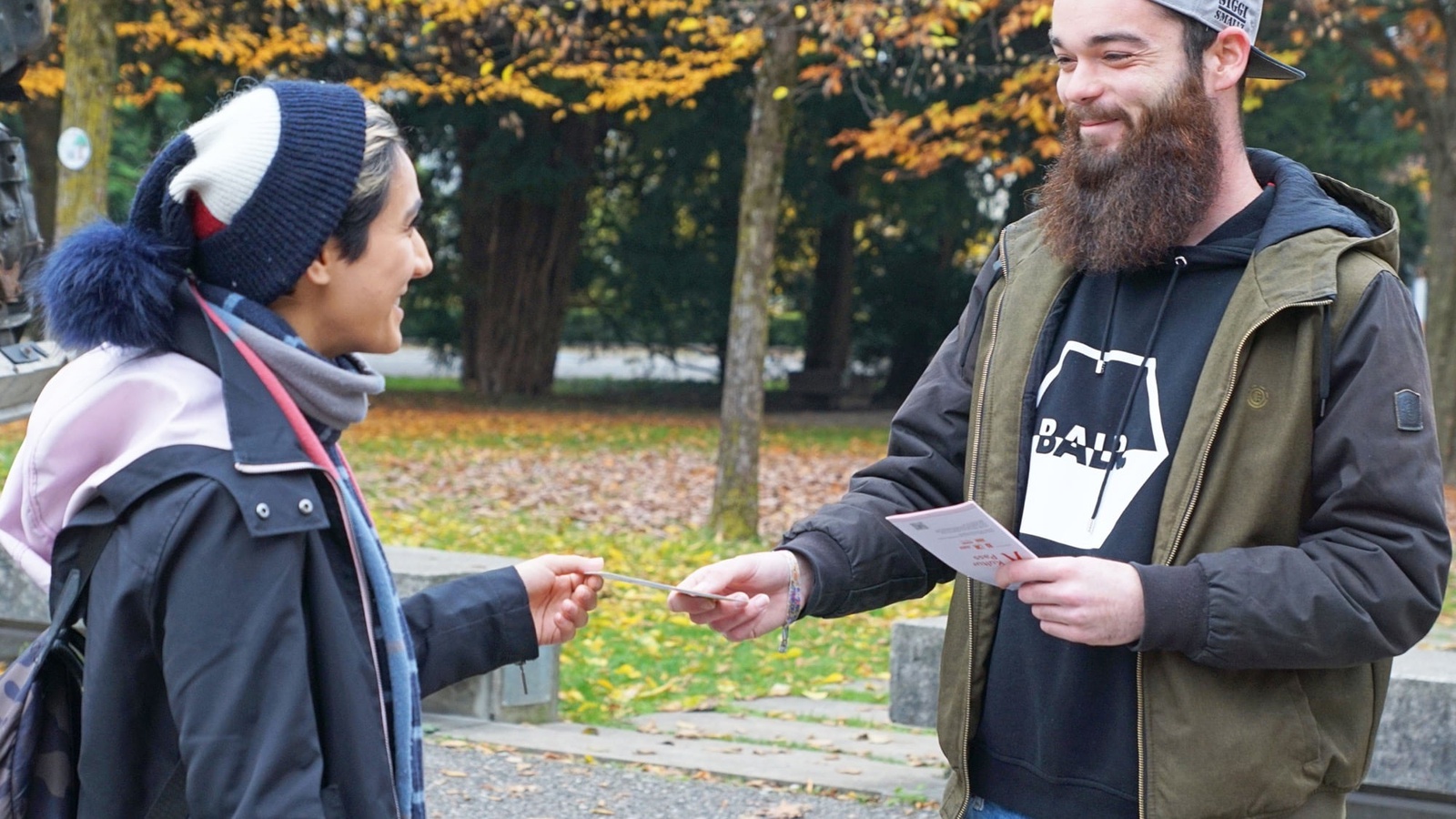 Flyer verteilen, im Callcenter arbeiten oder bei der Ernte helfen - auch während der Pandemie sind Ferialjobs gefragt. Foto: ahaJugendteam, AndreeaMoigradean