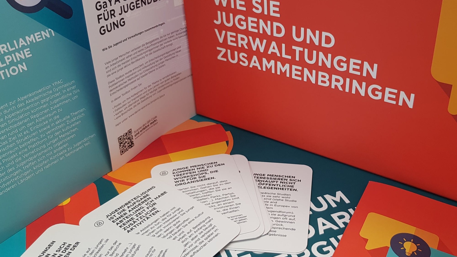Der Werkzeugkoffer für Jugendbeteiligung bietet Tipps und Hilfe in verschiedenen Formaten.