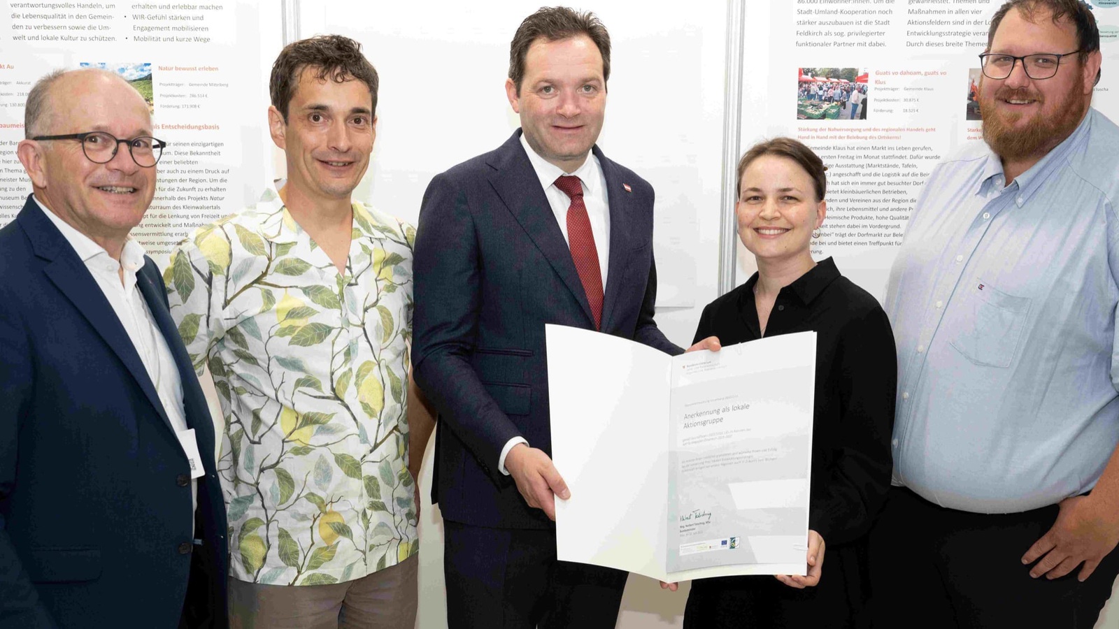 Bundesminister Norbert Totschnig (Bildmitte), Mitarbeiter*innen Regio-V und Land Vorarlberg (Abt. Landwirtschaft und ländlicher Raum). Foto: Rene Hemerka, BML