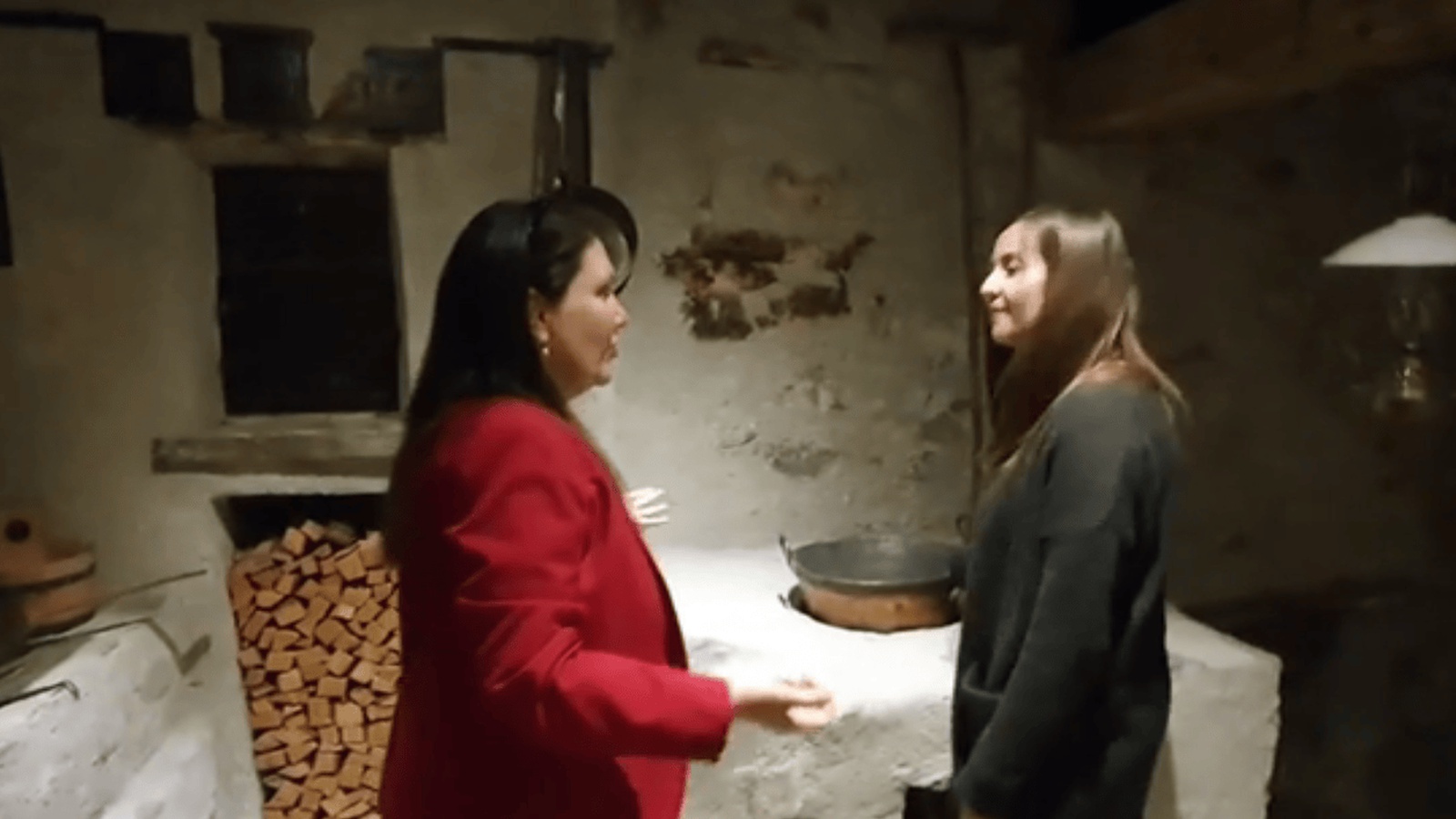 Im virtuellen Rundgang präsentiert Museumsleiterin Monika Gärtner die aktuelle Ausstellung. Foto: Szene aus dem Video-Rundgang
