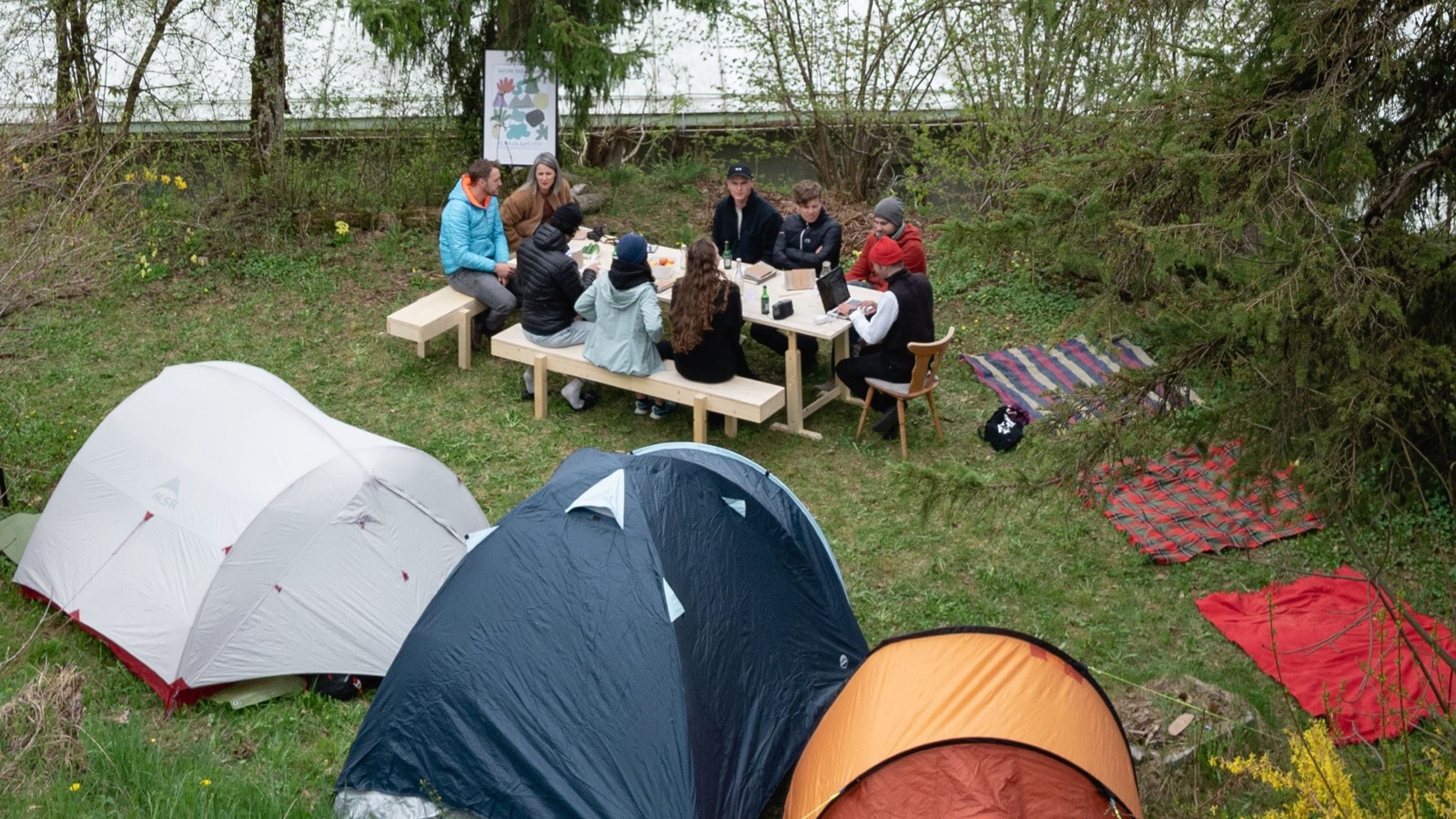 Draußen zelten, über das Verhältnis Mensch-Natur diskutieren und gemeinsam ein Naturverständnis kreieren - Das bot das erste Nature Design Camp im Großen Walsertal zum Start der Aktivitäten als KLAR!-Region. Foto: Bernhard Poscher