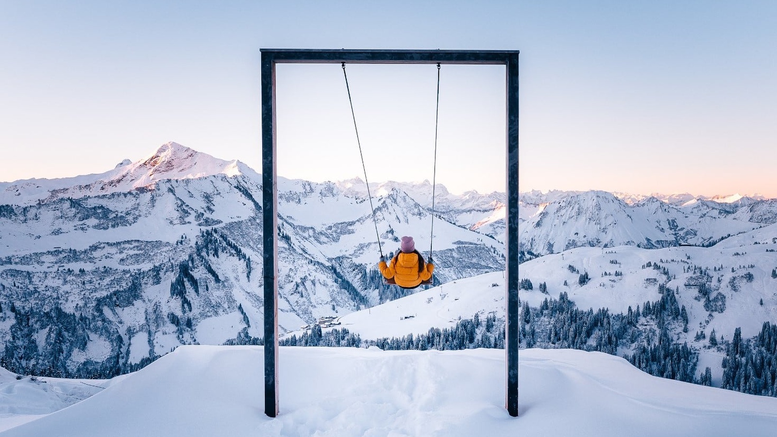 In Damüls Faschina lädt das "Land der Schaukeln" zum Perspektivwechsel ein. Foto: Damüls Faschina Tourismus