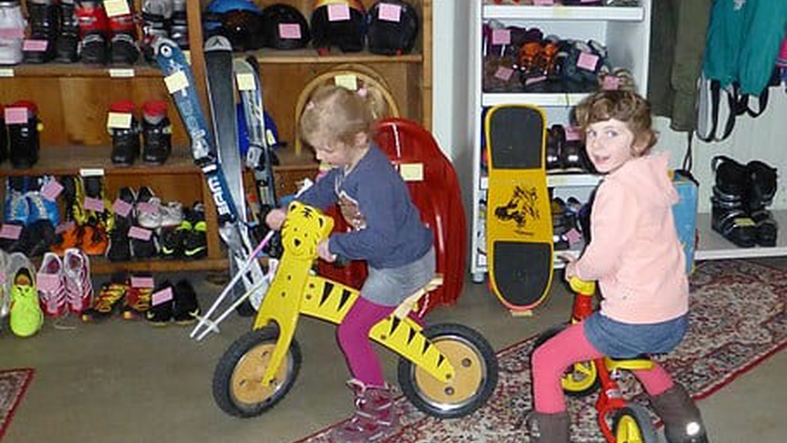 Egal ob Winter oder Sommer: Die Zwergenkiste bietet für jede Jahreszeit die passenden Kinderartikel