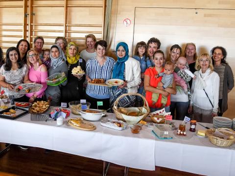 Köstlichkeiten aus aller Welt und treffen der Kulturen beim gemeinsamen Brunch im Leiblachtal. Foto: Danielle Biedebach